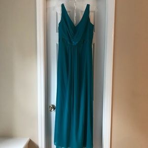 Sleeveless Chiffon with Ruffled Back